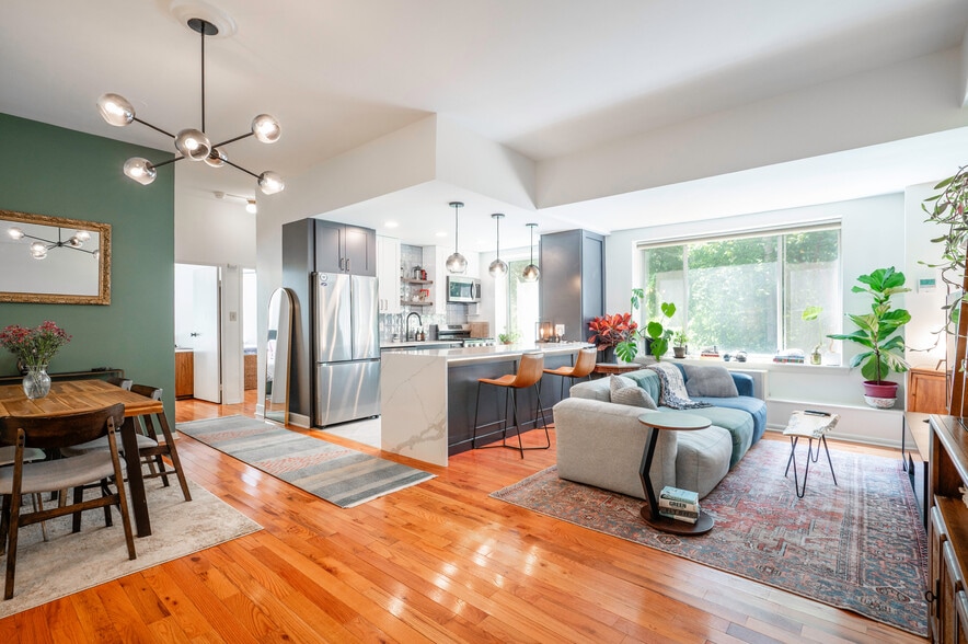 Living area - 4100 W St NW