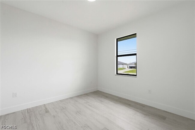 Building Photo - 2210 NW 9th Ave