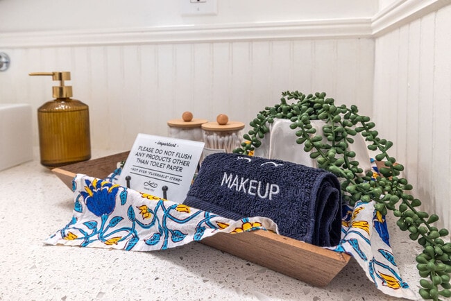 Building Photo - 71 Randolph St NE