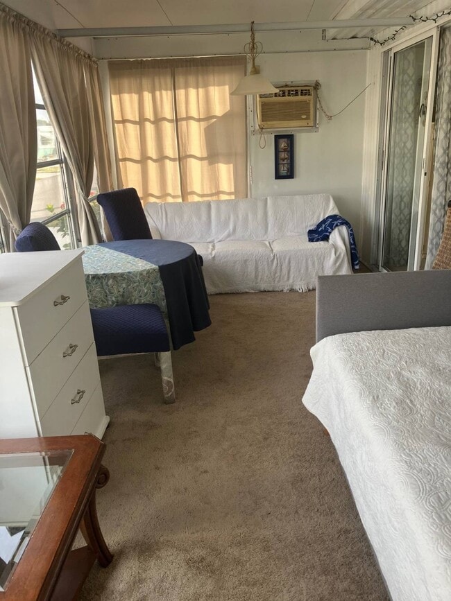 Building Photo - 166 4th St W