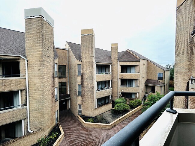 Building Photo - 5200 Weslayan St