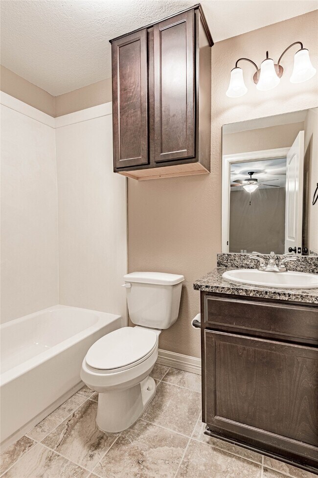 Building Photo - 2002 20th St