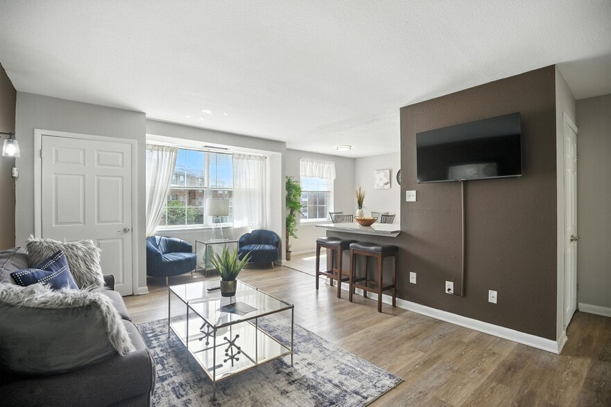 Primary Photo - Northbrook Apartments