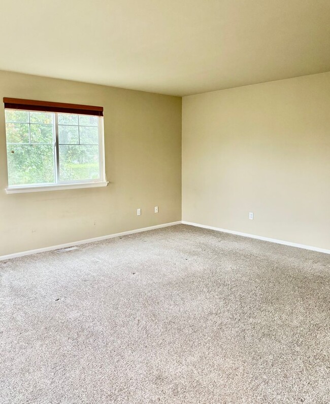 Building Photo - 4 Bed / 2.5 Bath Kirkland single family home $3,895/mo