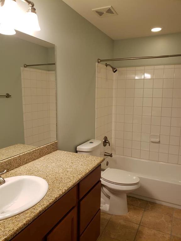 Building Photo - 2002 Voltaire Dr