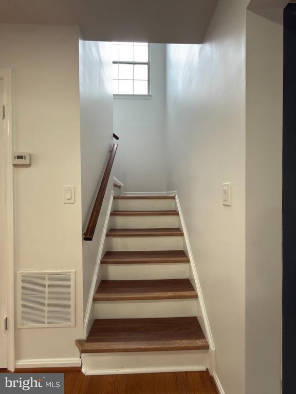 Building Photo - 46760 Hobblebush Terrace
