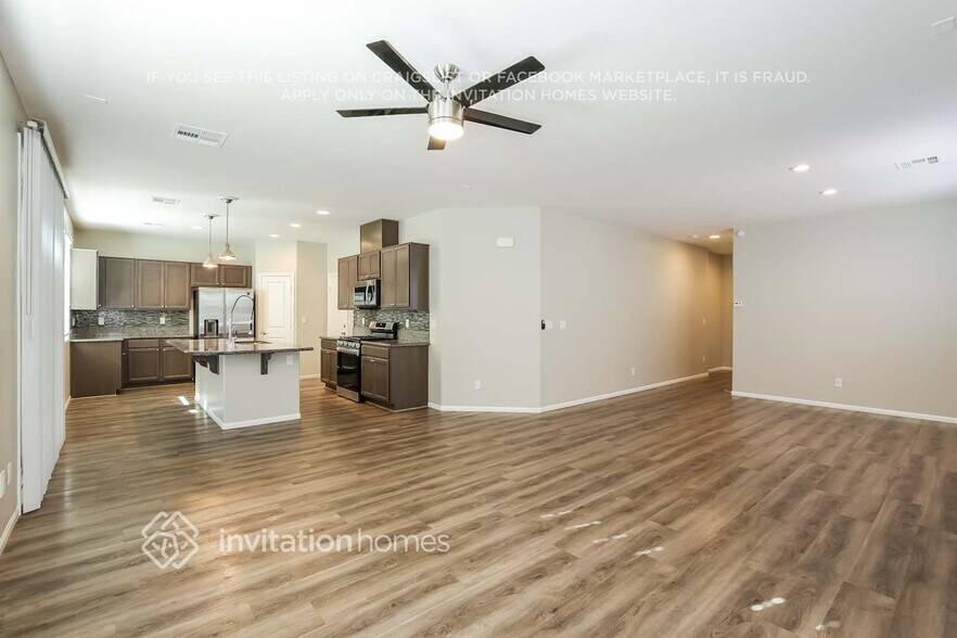 Building Photo - 2111 Saybrook Ave