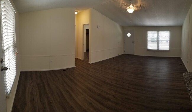 Building Photo - 135 Jo-Katherine Ln