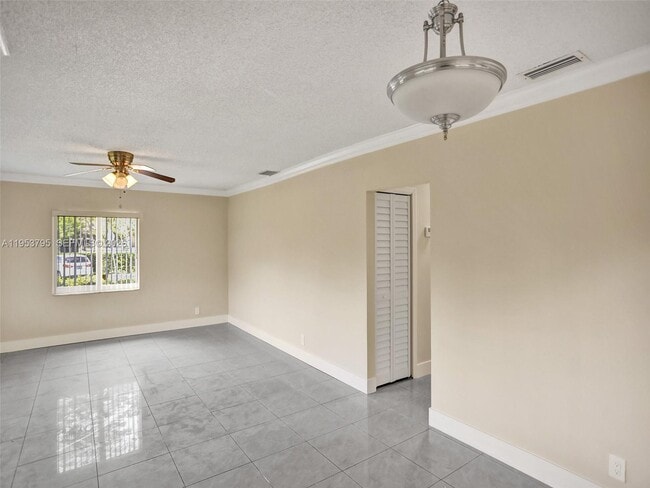 Building Photo - 920 SW 28th St