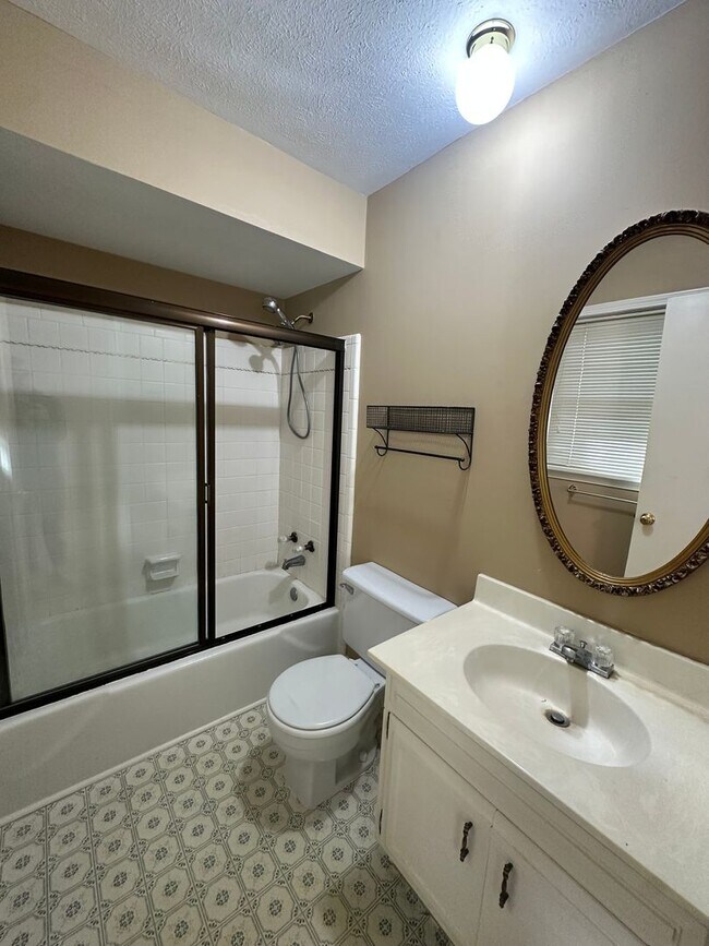 Building Photo - 3BR/3BA Home for Rent in J-town with Two Gar Garage and Large Deck!