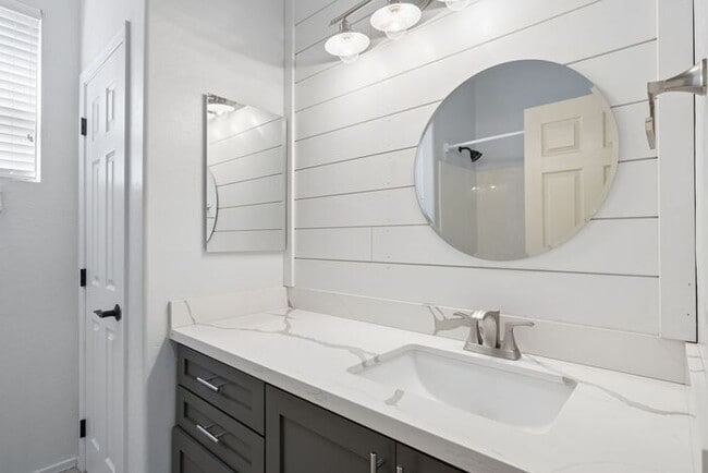 Building Photo - 2763 N Raven