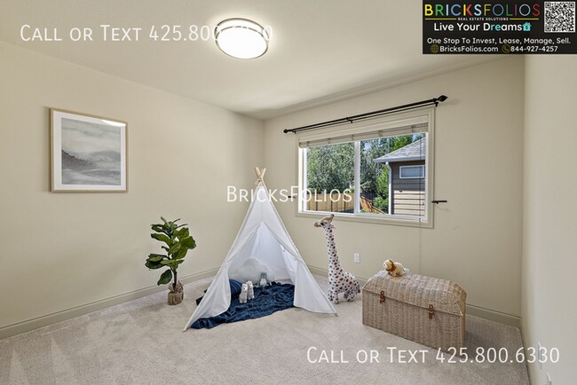 Building Photo - Executive Rental in Redmond – Luxury, Comf...