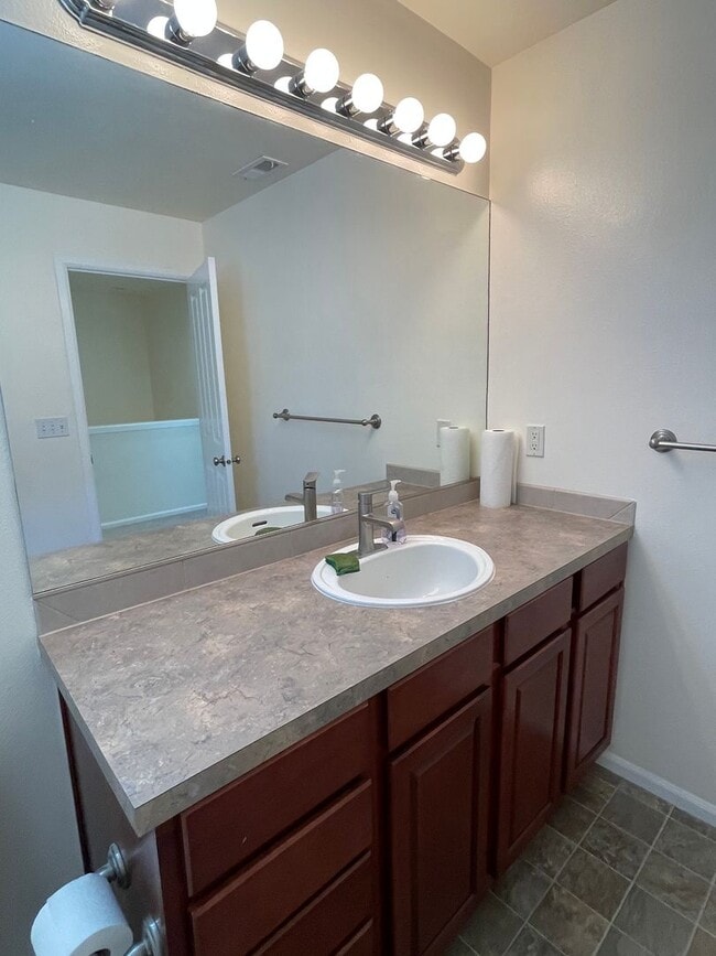 Building Photo - Well maintained 3bd Issaquah Highlands Tow...