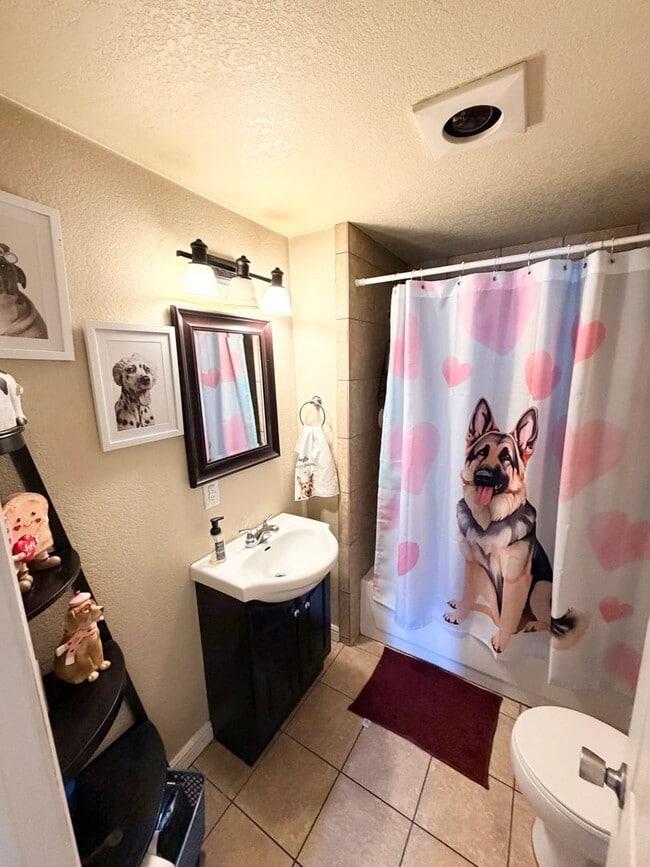 Building Photo - 307 W Russell St