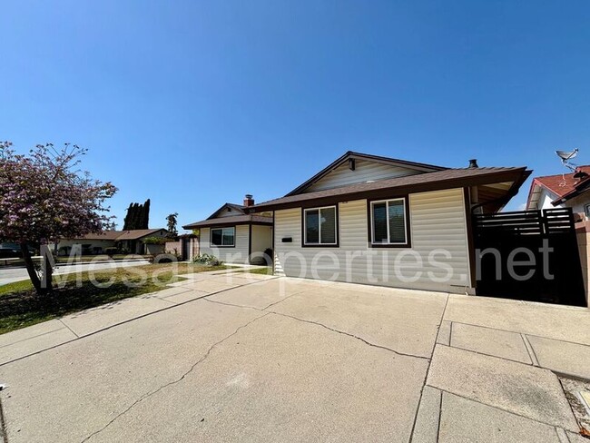 Primary Photo - 2621 Fenmead St