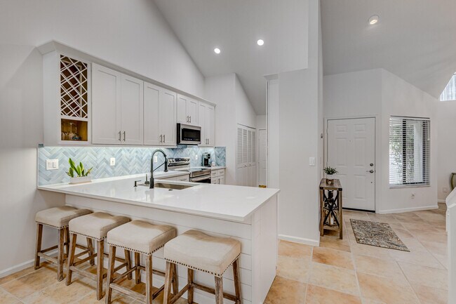 Building Photo - 705 Sea Oats Dr