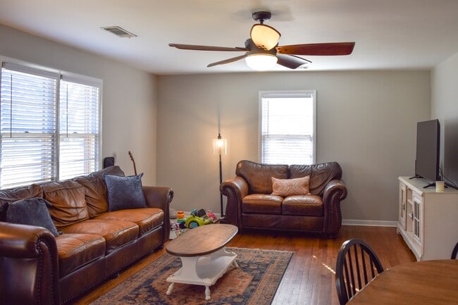 Building Photo - 1021 Old Bishop Rd