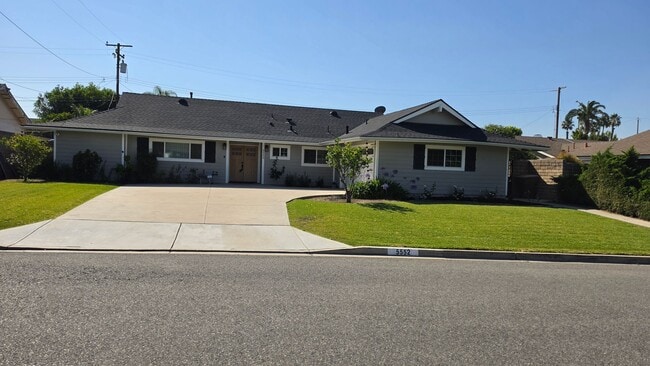Building Photo - 3 Bedroom House in Yorba Linda