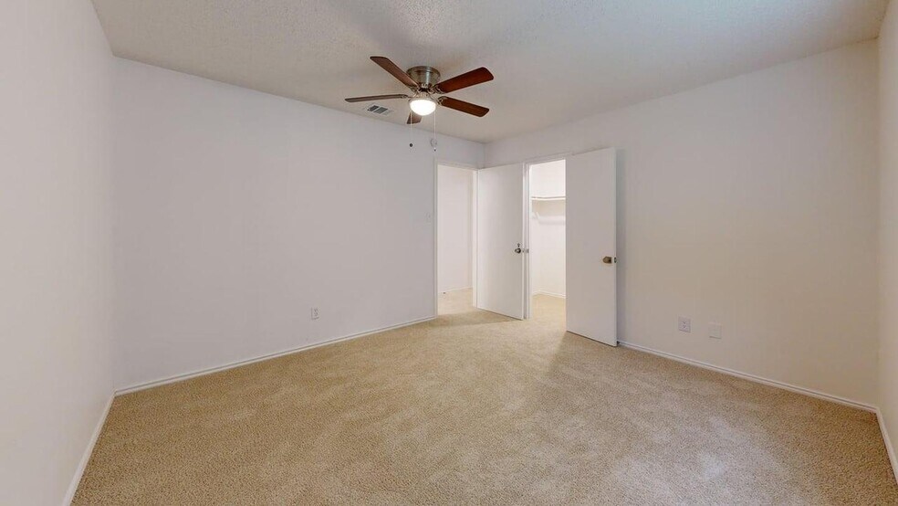 Building Photo - Comfortable Lancaster living with space to relax and entertain