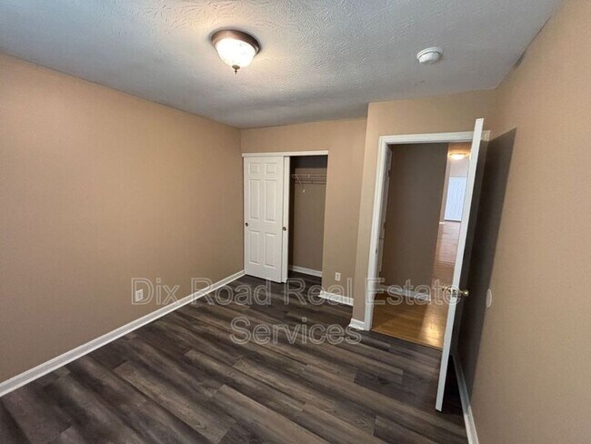 Building Photo - 954 Hathaway Dr