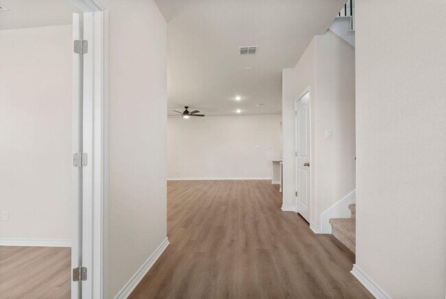 Building Photo - 108 Woodrow Ln