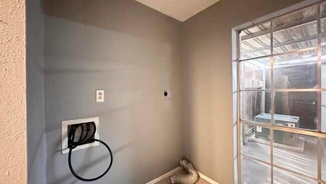 Building Photo - 4205 Benard Ct