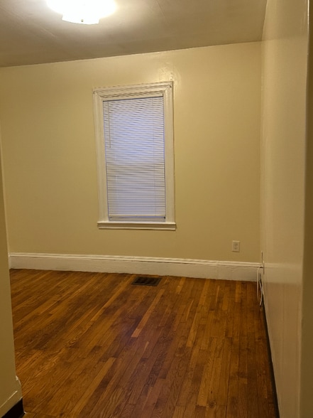 Building Photo - 19 Rockwell St