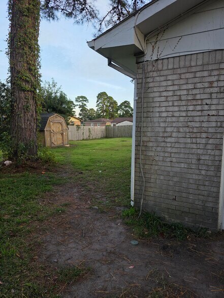 Building Photo - 1317 Roosevelt Blvd