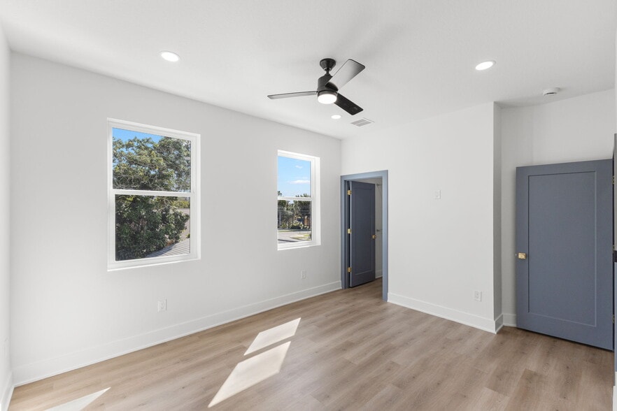 Building Photo - 2523 13th Ave N