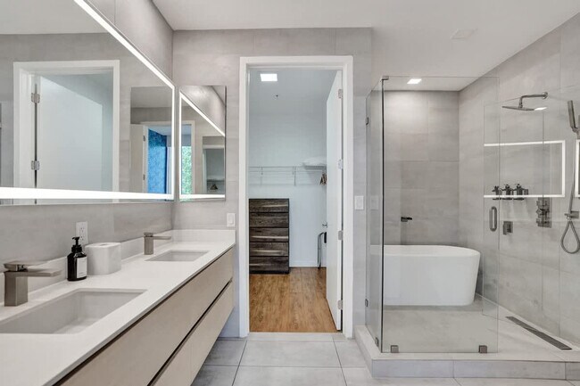 Building Photo - 1220 17th St