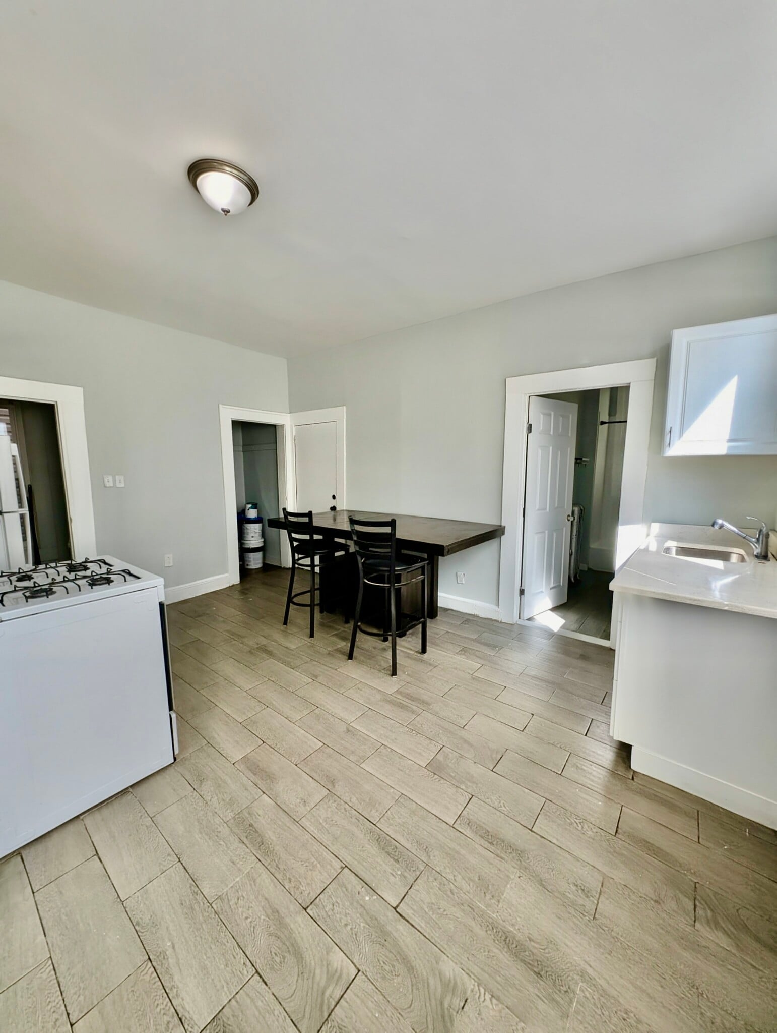 Kitchen - 114 Littleton Ave