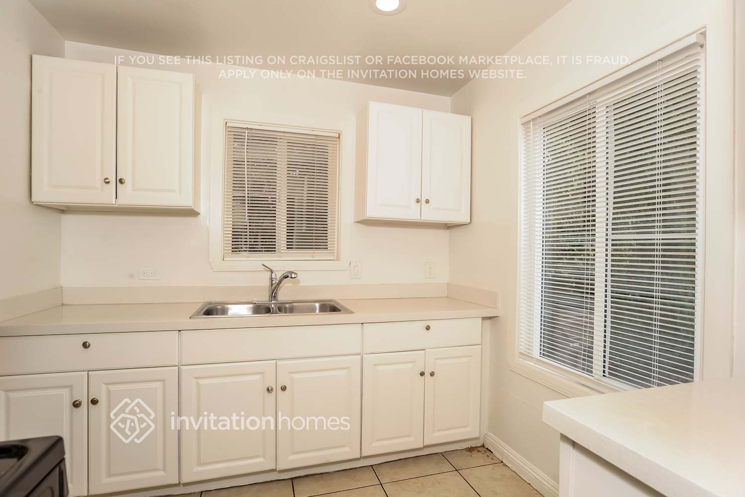 Building Photo - 1118 S Exmoor Ave