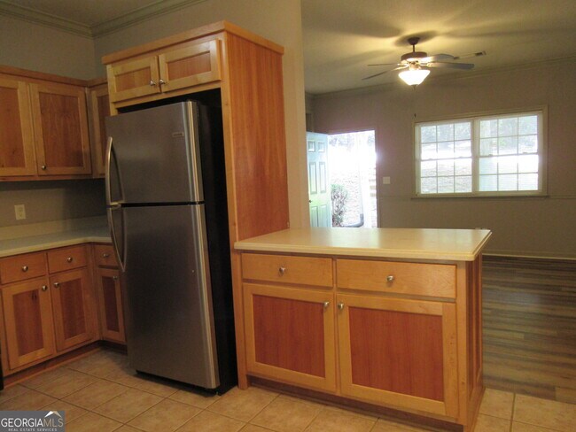 Building Photo - 95 Live Oak Rd