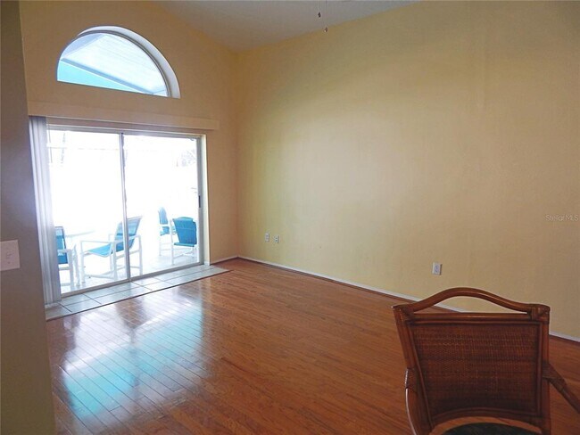 Building Photo - 5869 Meadowpark Pl