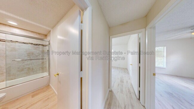 Building Photo - 5401 Pinnacle Ln
