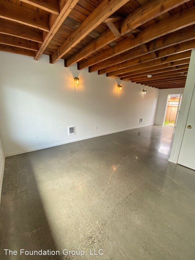 Building Photo - 8602 16th Ave S