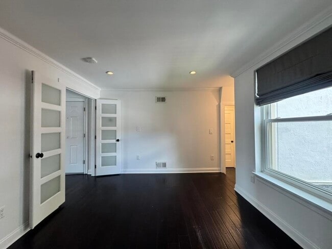 Building Photo - 270 3rd St