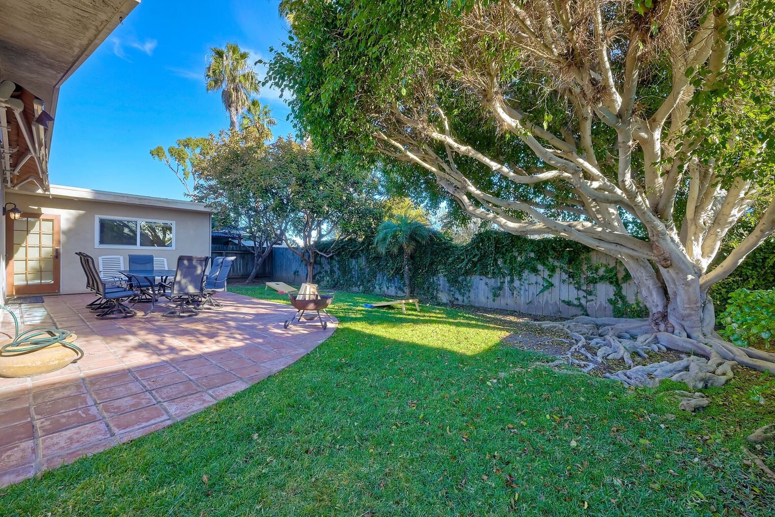 Building Photo - 5100 El Arbol Dr