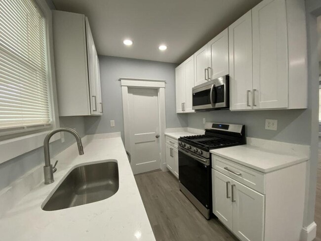 Building Photo - 3121 Rosalie Ave