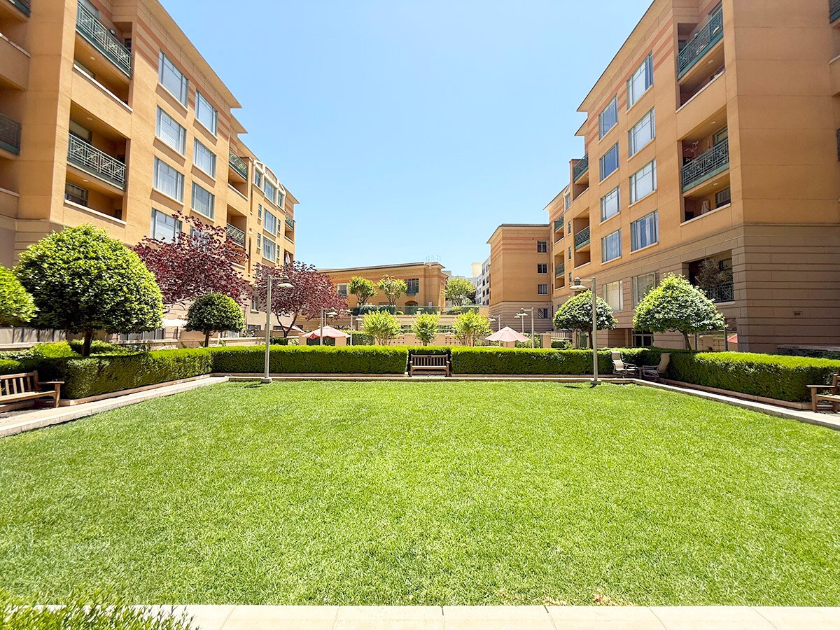 Building Photo - 144 S 3rd St