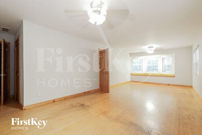 Building Photo - 3896 Chattahoochee Dr