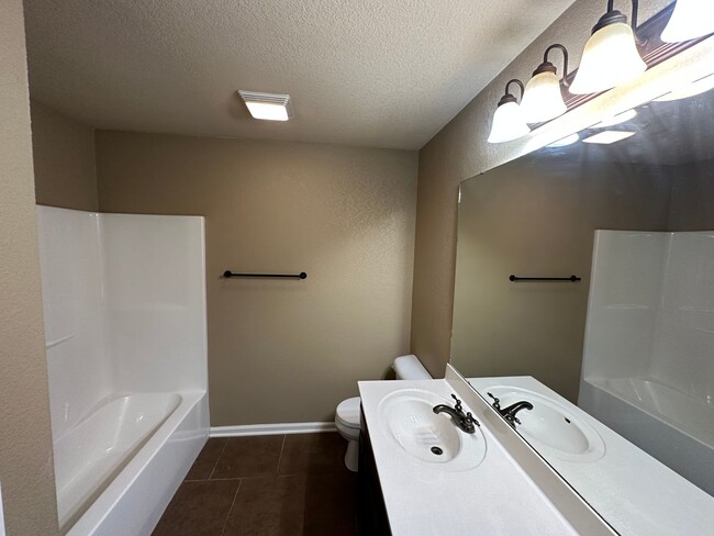 Building Photo - 103 Sagefield Cove