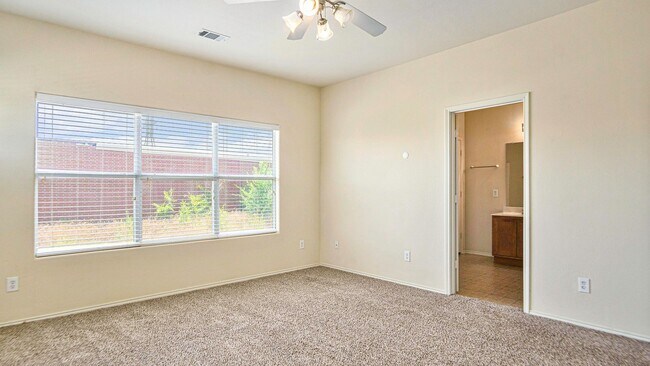 Building Photo - Beautifully Crafted 3 Bed 2.5 Bath 2 Car g...