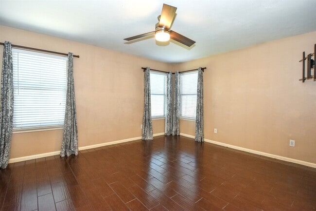 Building Photo - 7215 Kransburg Ranch Dr