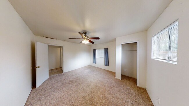 Building Photo - 6BD/4BA, Near Ralph's!! (Lease out, pendin...