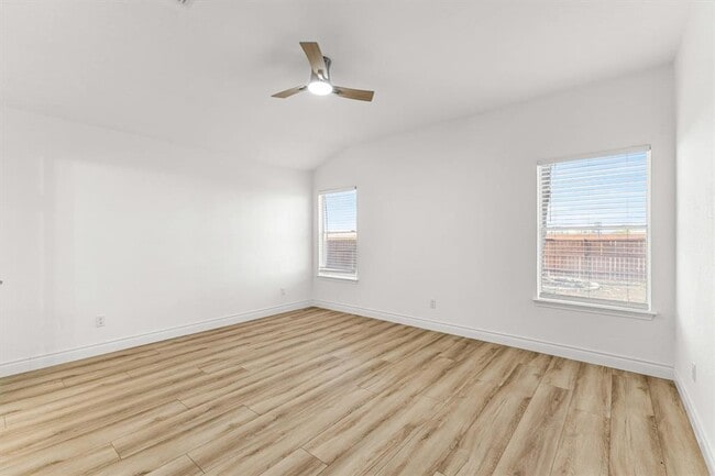 Building Photo - 1508 Lochaline Loop