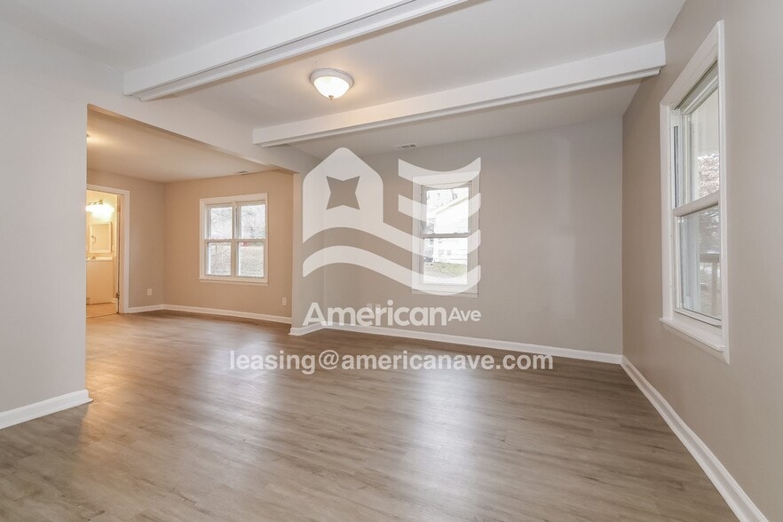 Building Photo - 901 S Leslie Ave