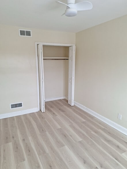 Building Photo - 719 W 38th St