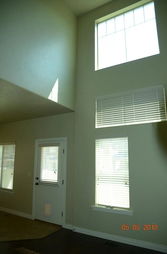 Building Photo - 10433 Sage Vista Way