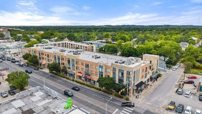 Building Photo - 3016 Guadalupe St